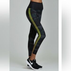 NOLI Yoga Warrior Camo High Rise 7/8 Legging